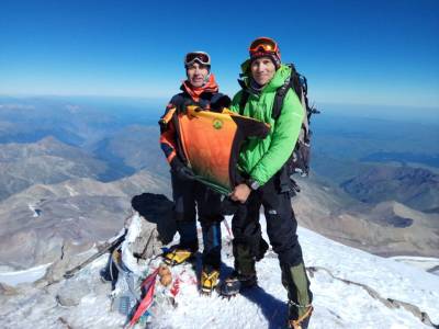 El Club Muntanyer la Pedrera toca el cielo de Europa