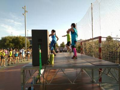 Almenara celebra la master class de zumba solidaria