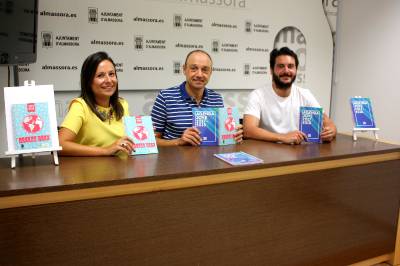 Almassora distribuirá 3.400 ejemplares de la Agenda Jove entre los estudiantes del municipio