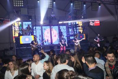 L'Alcora empieza el año a ritmo de la grupestra Centauro en la Pista Jardín y fiestas en garitos, restaurantes y otros locales