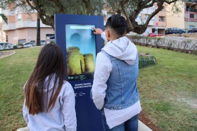 Onda instal·la tres dispositius electrònics d'informació turística