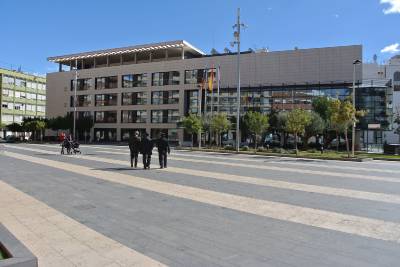 El PP lamenta que Compromís tenga dinero para TeleOltra mientras los alumnos de Almassora acuden a clase con mantas