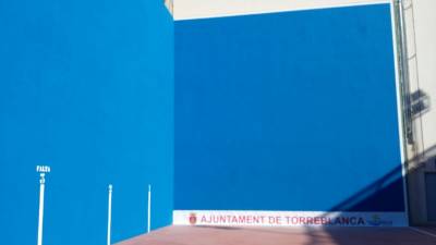 Torreblanca mejora las instalaciones del frontón municipal