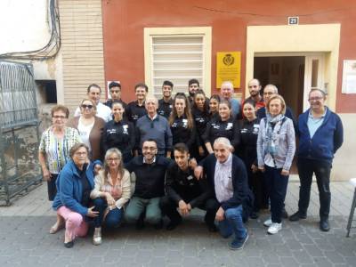 El programa mixt d’ocupació i formació T’Avalem per a menors de 30 anys ofereix un esmorzar al barri del Pilar
