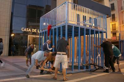 Los ondenses inician el montaje de cadafales previo a los festejos taurinos de Fira