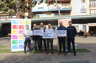 L'alcalde José Benlloch, i el regidor de Cooperació i Integració, Alvaro Escorihuela, han inaugurat la VIII Fira de la Solidaritat i el Voluntariat