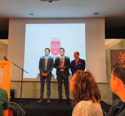 L’Ajuntament de Cabanes rep el premi so de la Plana per part de la FEderació de Societat Musicals