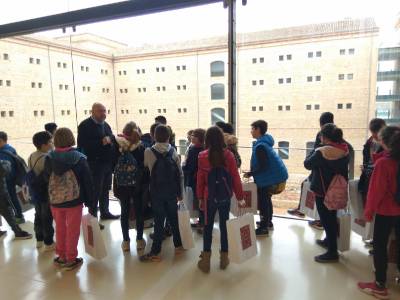 Els escolars de Nules coneixen de prop l'Acadèmia Valenciana de la LLengua