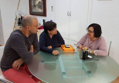 Brancal es compromet amb la PAH a estudiar la cessió de sòl públic a cooperatives per a ampliar el parc d'habitatges