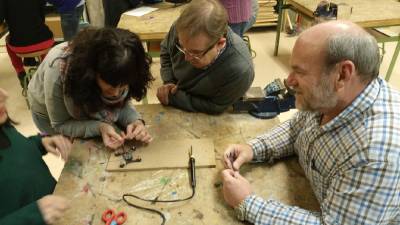 Drons socials construïts per estudiants ‘aterren’ en els IES d’Almassora
