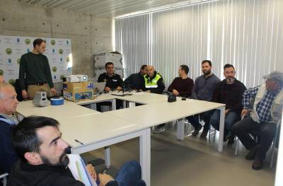 La Polica Local realiza un curso sobre el uso de radares e instala uno pedaggico en la Avenida