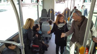 El Ayuntamiento de la Vall d’Uixó presta el servicio de autobús urbano con un nuevo vehículo adaptado