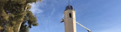 Vall d’Alba invierte 9.000 euros en el saneado y pintado del exterior de la parroquia de San Juan Bautista y la Casa Abadía