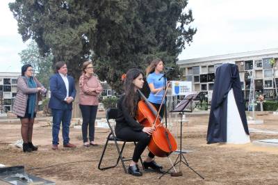 Las 55 víctimas del franquismo en Borriana ya tienen su homenaje permanente en el Cementerio Municipal