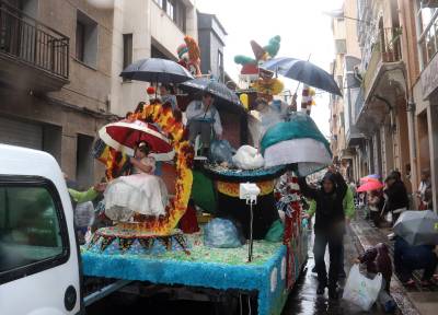 Junta Local y federació de Falles pactan celebrar la Cavalcada del Ninot el 29 de abril