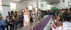 fira-nova-temporada-de-acosal-con-un-concurrido-defile-de-moda-y-actuacion-de-on-dance