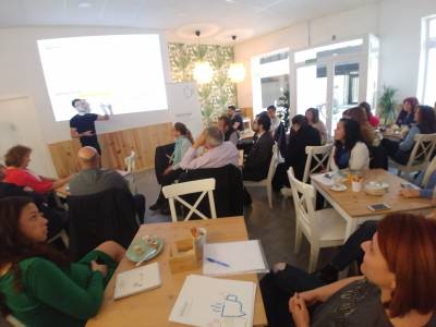 Els «Desdejunis al Comerç» formen en marca i «branding» als establiments de Borriana