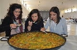 Los jóvenes de Vall d?Alba celebran un multidinario concurso de paellas