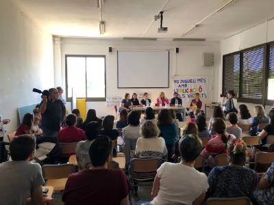 Los padres, madres y alumnado del CEIP Vicent Marçà paralizan las protestas