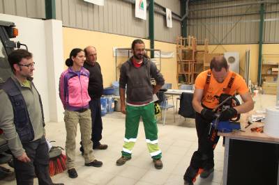 La Mancomunidad Espadán Mijares acoge un curso de motoserrista europeo
