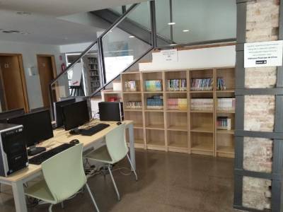 Xilxes millora la Biblioteca Municipal amb nou mobiliari i nous títols