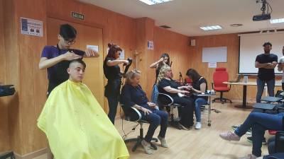 El P.F.C.B. de auxiliar de peluquería y estética de Segorbe celebra su III exhibición