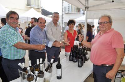 La ‘VI Fira del Vi’ de Les Useres arranca con un gran éxito de participación popular