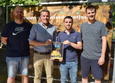 El Ayuntamiento de la Vall d'Uixó y les Penyes en Festes presentan la I Cursa Nocturna 5K