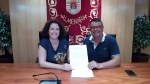 Almenara i La Llosa signen un conveni per a solucionar la recollida de residus de les vivendes de la platja en terme de La Llosa