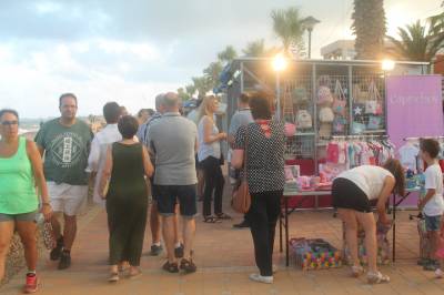 La Fira d'estiu del comerç a la mar cierra esta tarde su X edición