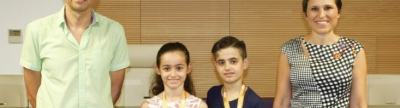 Adriana y Alexis Felip reciben el reconocimiento de Almassora como campeones de España de baile latino