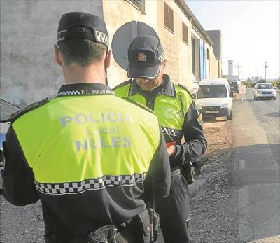 La policía local detecta un delito de falsedad documental