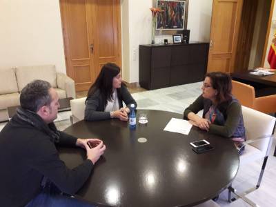 Les Alqueries reclama davant la subdelegada del Govern poder contractar personal municipal