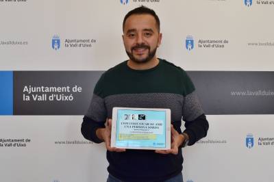 El Ayuntamiento de la Vall d’Uixó forma a sus profesionales para mejorar la atención a las personas sordas