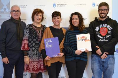 El Ayuntamiento de la Vall d’uixó fomenta el espíritu crítico con las ligas de debate de primaria y secundaria