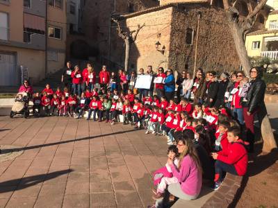 El CEIP Castro d’Alfondeguilla celebra el dia de la Pau amb una marxa a benefici d'Aspanion