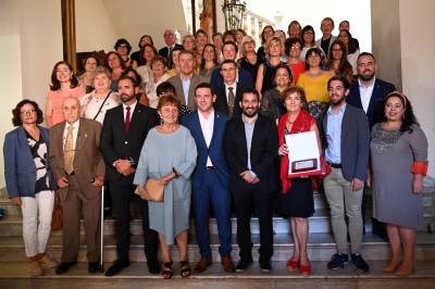Castelló distingeix l'escriptora Rosa Serrano i l'associació Adona't el 9 d'Octubre