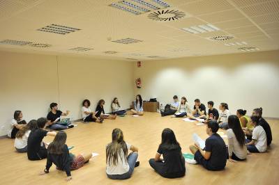 L’Escola Municipal de Teatre obre l’inscripció per a cinc cursos d’art dramàtic