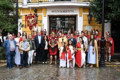 Desfilada de la Guàrdia Romana de la confraria de la Puríssima Sang