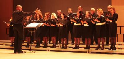 El XXV Aplec de Corals rene a 11 agrupaciones en el Auditori de Castell