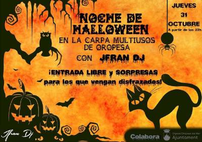 Los monstruos de la tradición valenciana 'toman' la plaza Mayor de Oropesa del Mar por Halloween