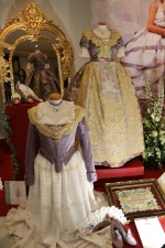 Amatista y ?palo, los colores escogidos por las Reinas Falleras de Burriana  para sus trajes oficiales