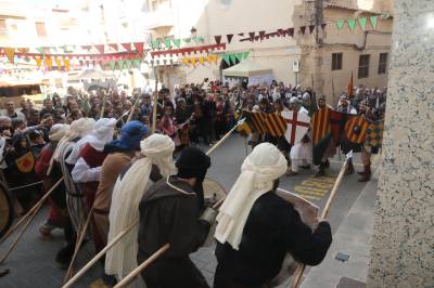 Muy concurrido el casco antiguo de Alcora por el Al-qra Medieval y su mercado tradicional