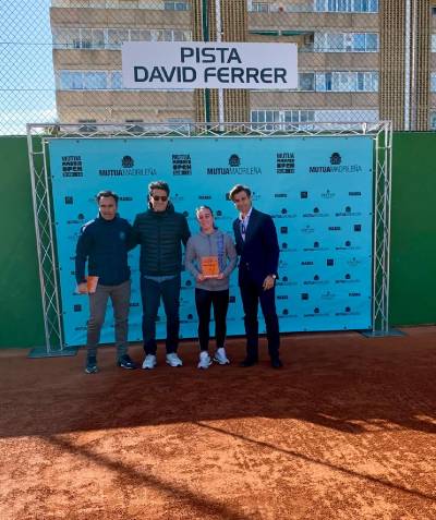 Lidón Amurrio es proclama campiona del Mútua Madrid Open sub16