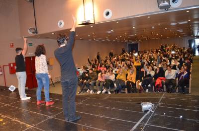 Oropesa del Mar fomenta la igualdad en una sesión de teatro fórum con el alumnado del IES Torre del Rei