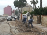 Burriana continúa hoy con los trabajos de limpieza de las zonas de les Terrasses y Serratella afectadas por el temporal marítimo