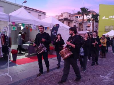 El mercat valencià de nadal obre les seues portes a Almenara