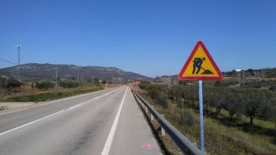 L'Ajuntament de les Coves inicia les obres del carril d'espera de la Venda la Figuera i atén una reivindicació histórica