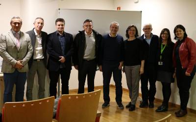 Alumnos de Medicina refuerzan sus conocimientos en genética de la mano del Instituto Médico Valenciano y el CEU