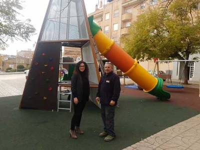 L'Ajuntament de l'Alcora renova el parc infantil del carrer Serreries